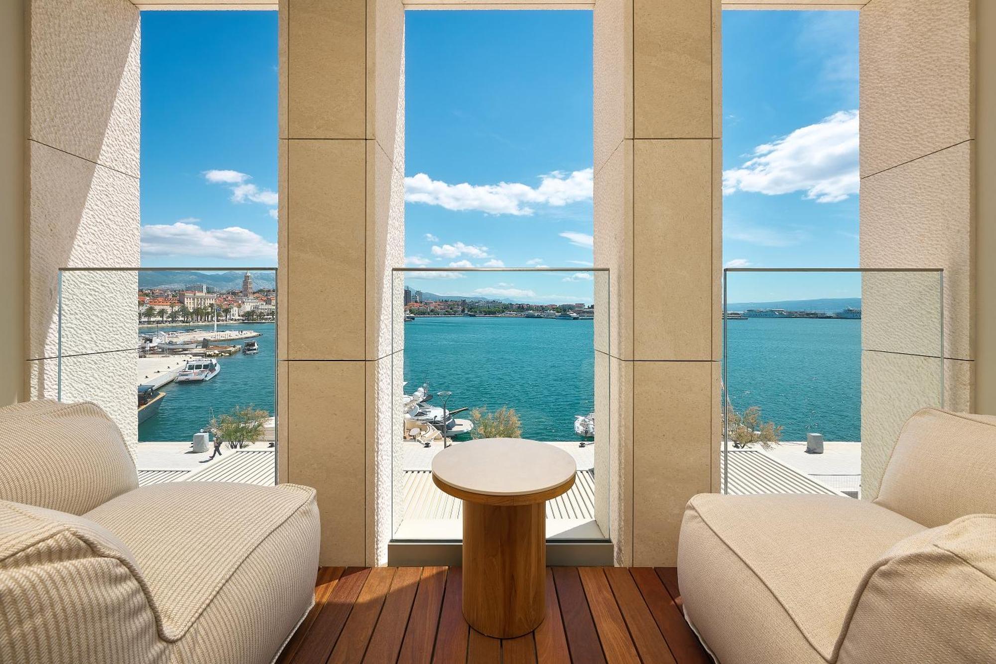Premium Twin Room with Balcony and Sea View